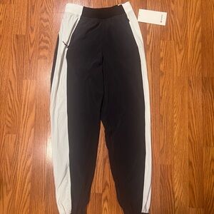 Lululemon HR JOGGER Size 4